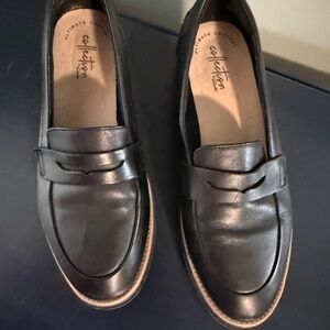Clarks collection Black Leather Comfort Loafers size 7